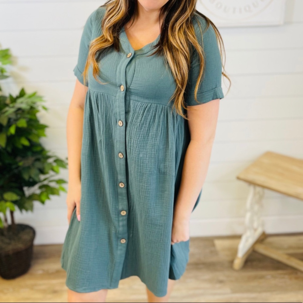 Button Down Dress with Pockets - Picture 2 of 4